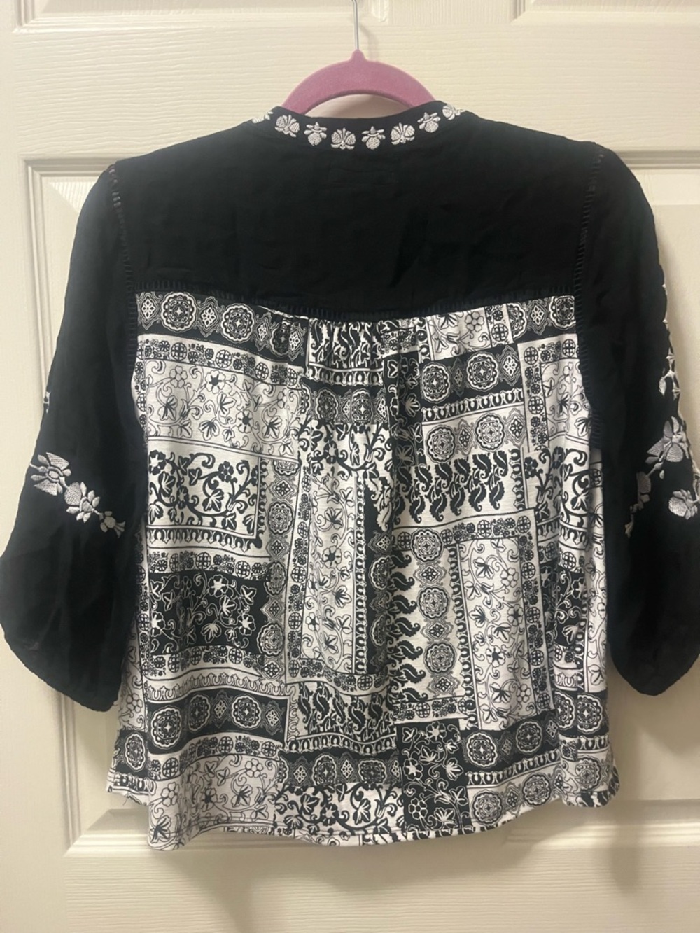 Napa Valley Blk&Wht Embroidered Peasant Top Cotton and Knit Size PM Cottagecore - Picture 2 of 8